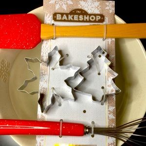 The BAKESHOP Ceramic Mixing Jug & Baking Cookie Utensils